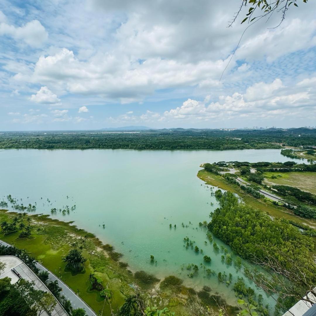 Forest City Sea View Homestay Геланг-Патах Экстерьер фото